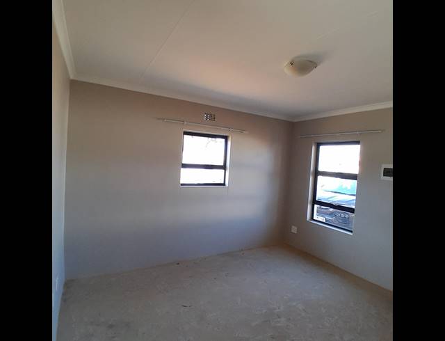 2 BEDROOM FREEHOLD FOR SALE IN NEW MODDER